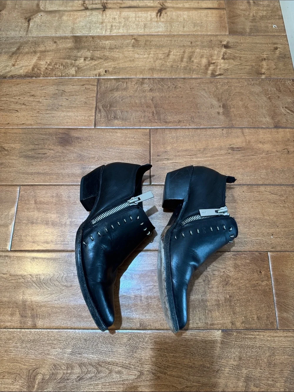 Frye Sacha shooties Ankle Boots w/dbl Side Zip 8.5 Black Rebel